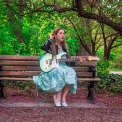 TUNES@NOON: Laika Berdey